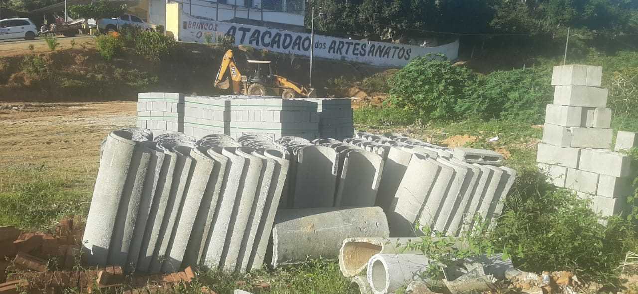 Camacã: Fim de mandato e o prefeito Oziel não para de trabalhar. Já passam de 50 ruas calçadas